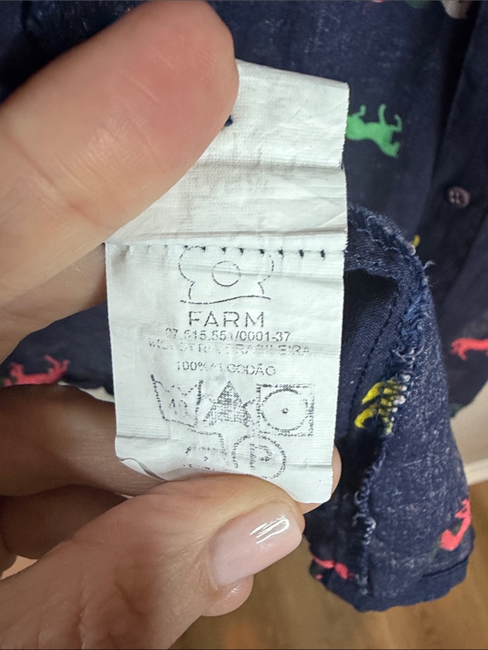 Women’s Farm Rio Navy Horse Print Button-Up Shirt size medium (bin13) - Picture 4 of 7